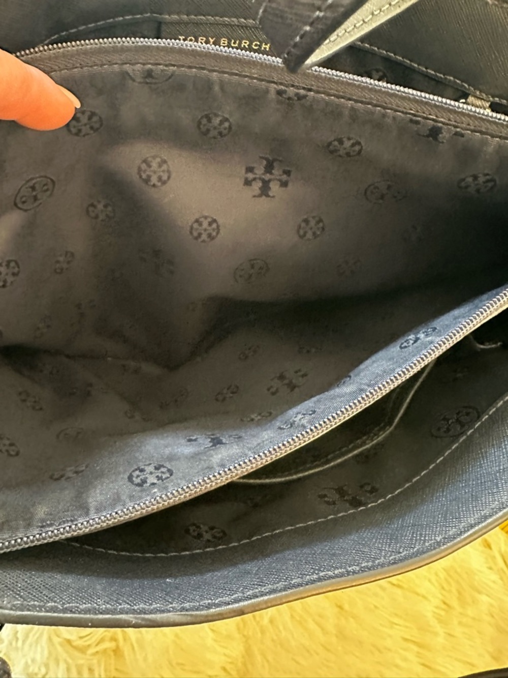 Tory Burch York Buckle Navy Blue Leather Tote Bag - Picture 6 of 10